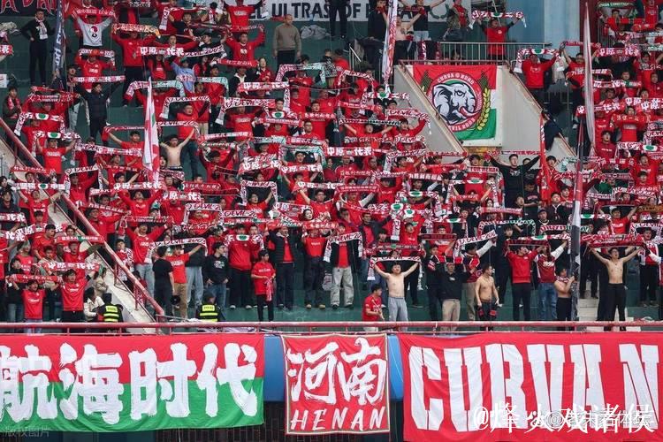 河南两万球迷乘绿皮火车奔赴苏州观足协杯决战